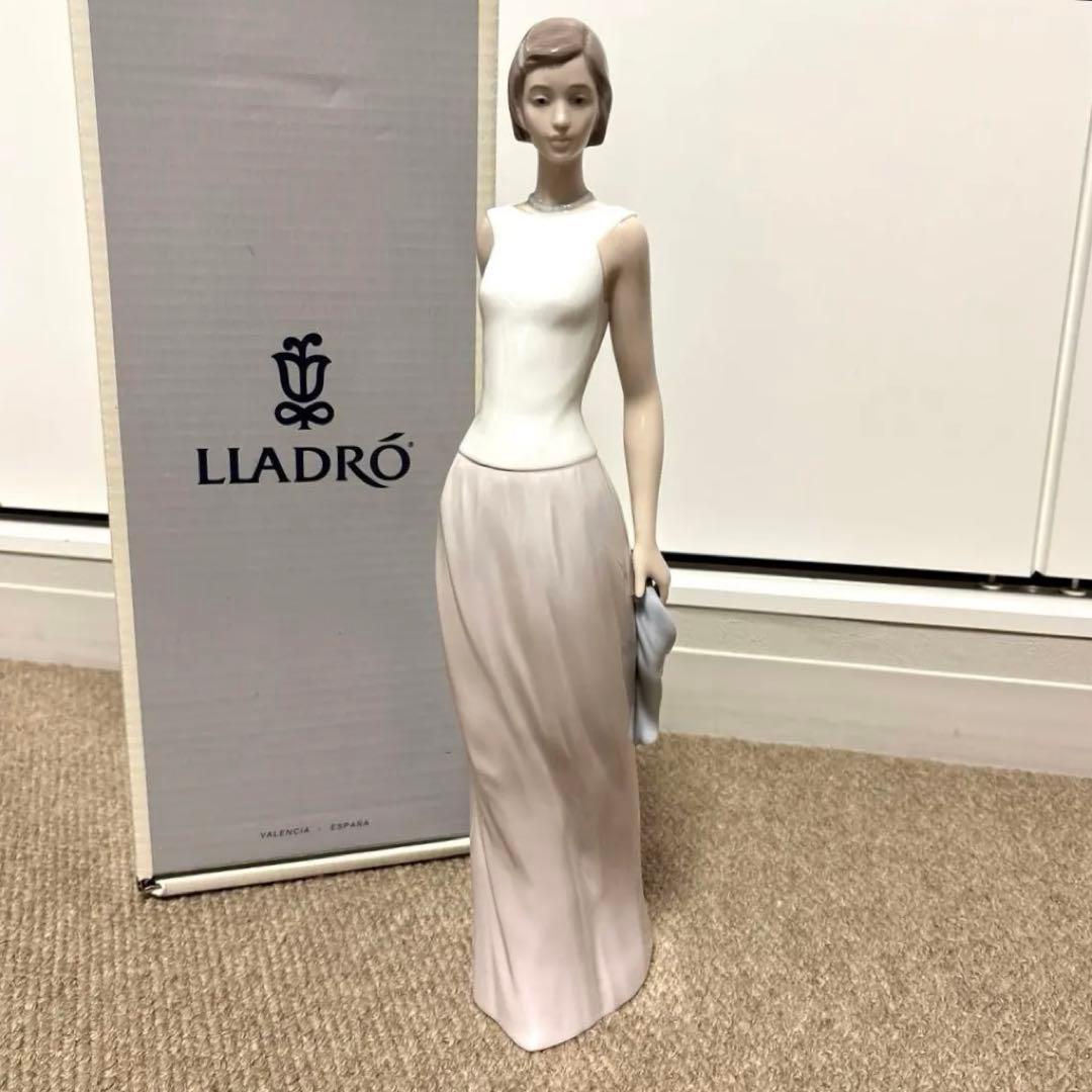 絶盤　大型　リヤドロ　LLADRO スズラン　フィギュア　置き物　工芸品