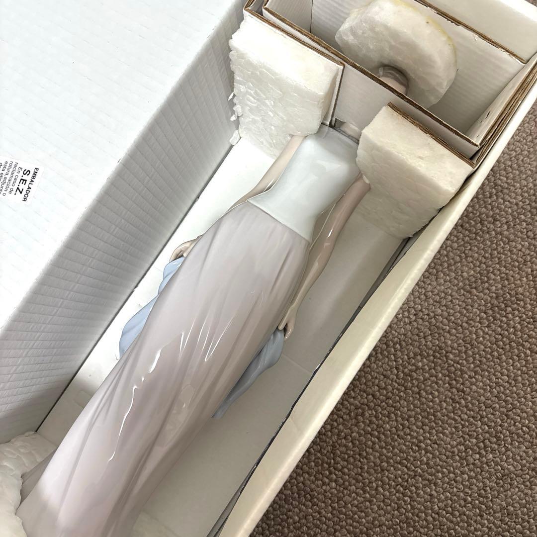 絶盤　大型　リヤドロ　LLADRO スズラン　フィギュア　置き物　工芸品