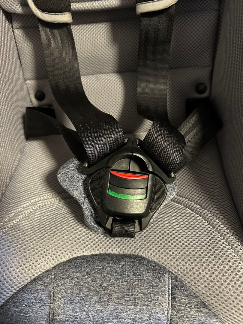 チャイルドシート　アップリカ　クルリラ　回転式　ISOFIX シートベルト