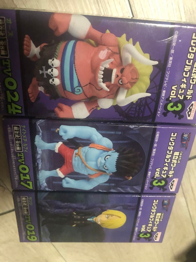 ワンピースワールドコレクタブルフィギュアVOL３　3種　オーズ　サンジ　ルフィ