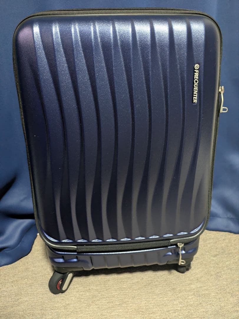 FREQUENTER CLAM A キャリーケース 44L ネイビー