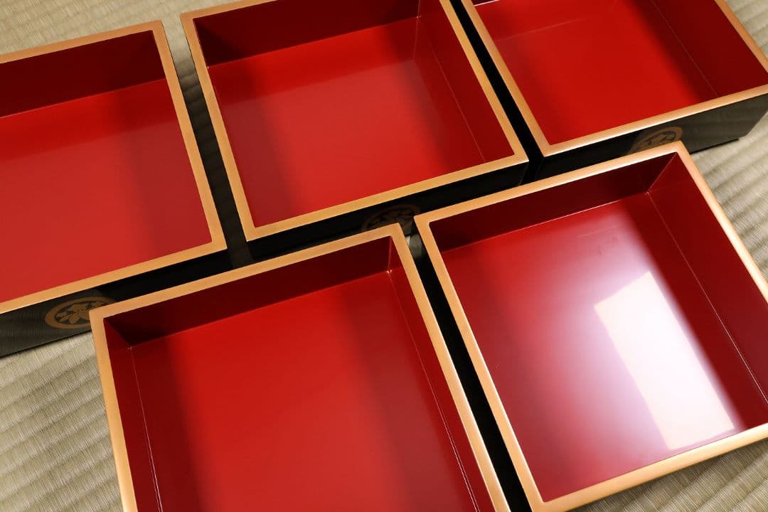 輪島塗 蒔絵家紋付 五段重 丸に笹竜胆 内朱塗 艶消 木製 重箱【MA744】