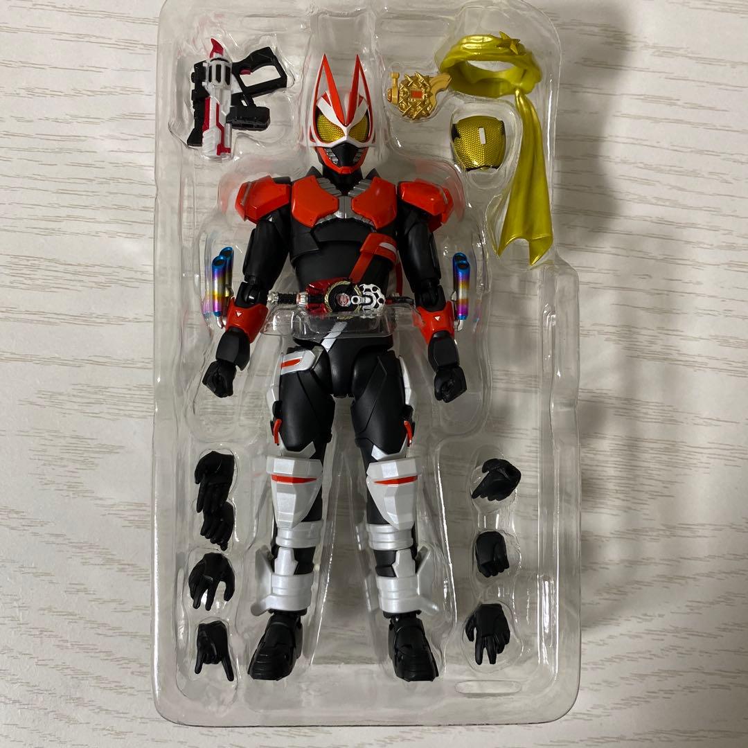 SHフィギュアアーツ 仮面ライダーギーツ タイクーン バッファ ナーゴ