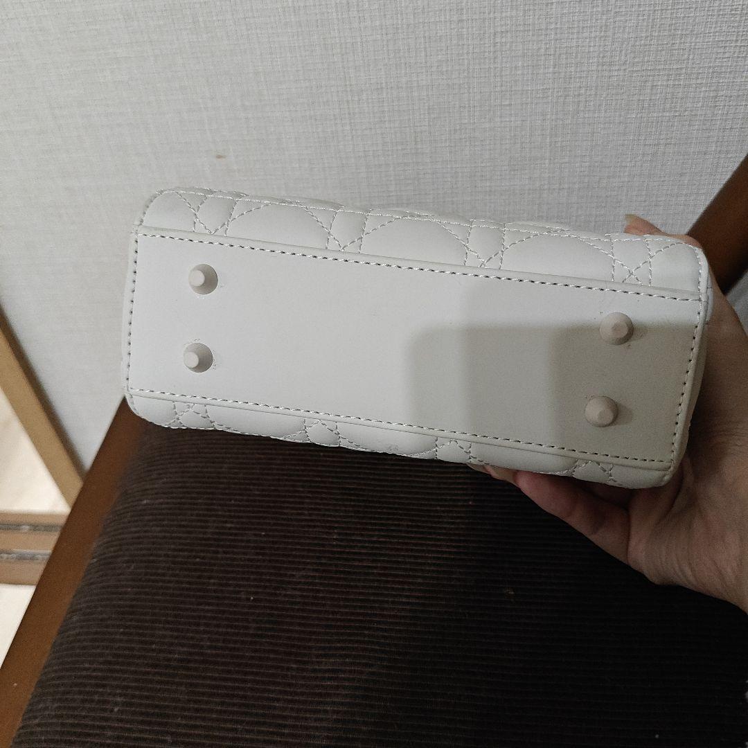 m*8様 高級ブランドデザイン ホワイト キルティング ショルダーバッグ