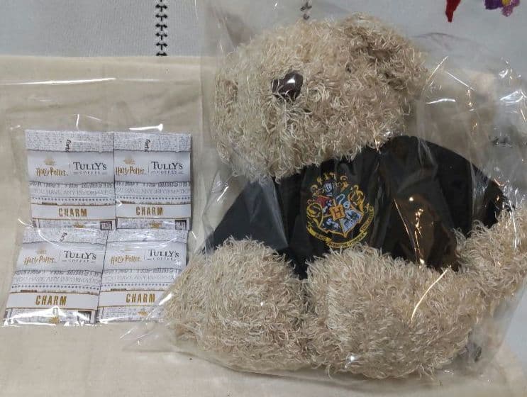 ☆タリーズ　ハリーポッターコラボ　ベアと特典チャーム全4種セット