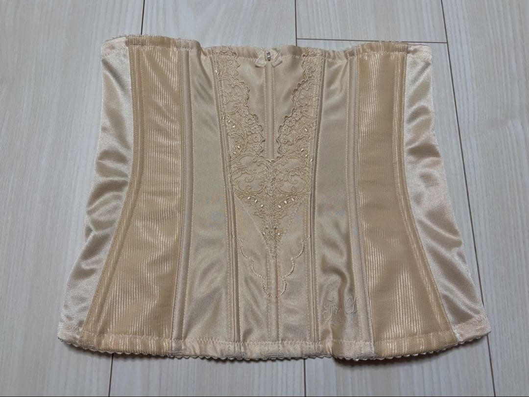 FOUR SIS ＆ CO. ブライダルインナー C65