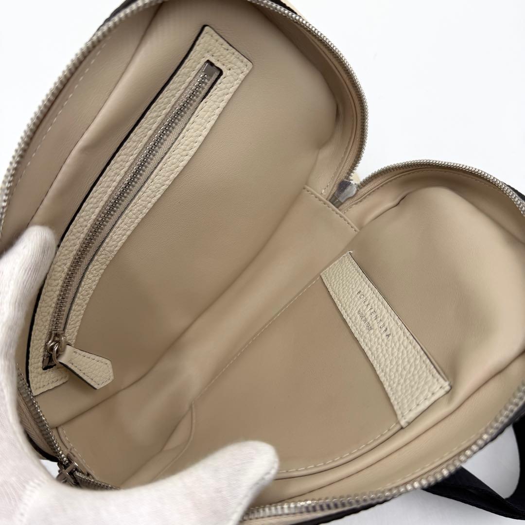 【極美品】ボナベンチュラ ボディバッグ パオロ クロスボディ レザー クリーム