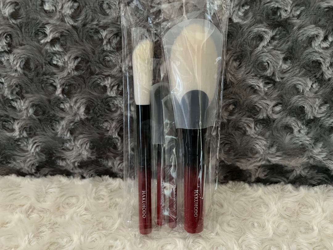 熊野筆　白鳳堂　特別仕様　化粧筆セット〈４本セット〉収納ケース付き　灰リス　赤軸