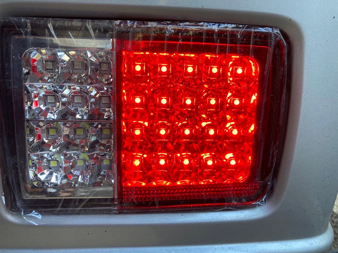 エブリィDA64V／DA17V LED テールランプ　シーケンシャル　新品