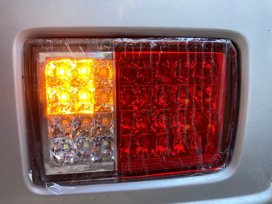 エブリィDA64V／DA17V LED テールランプ　シーケンシャル　新品