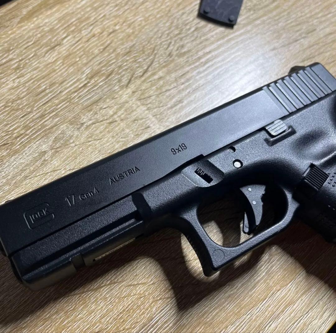 東京マルイ　G17グロック17 gen4 箱　サイトマウント付き