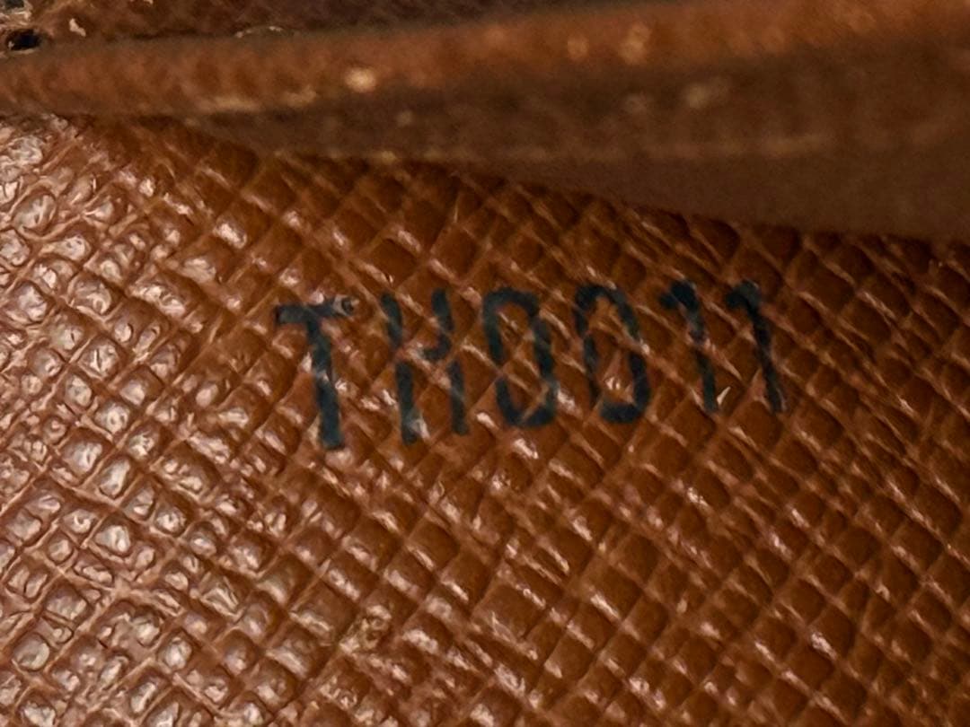 良品！LOUIS VUITTONルイヴィトン　インターナショナル長財布