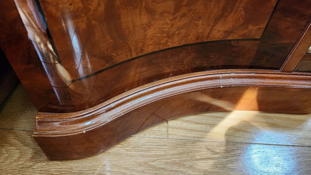 クラシック木製キャビネット ガラス扉付き