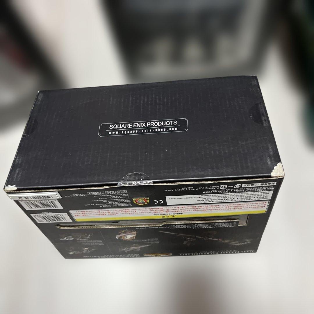 ファイナルファンタジー　FF プレイアーツ クラウド　ヴィンセント　シスターレイ