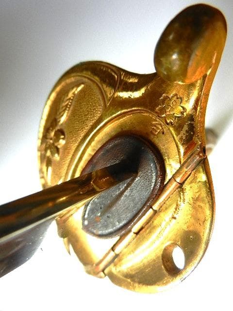 昭和初期の旧海軍士官儀礼用・指揮用サーベル型軍刀　長剣模造刀　全長８４．５㌢