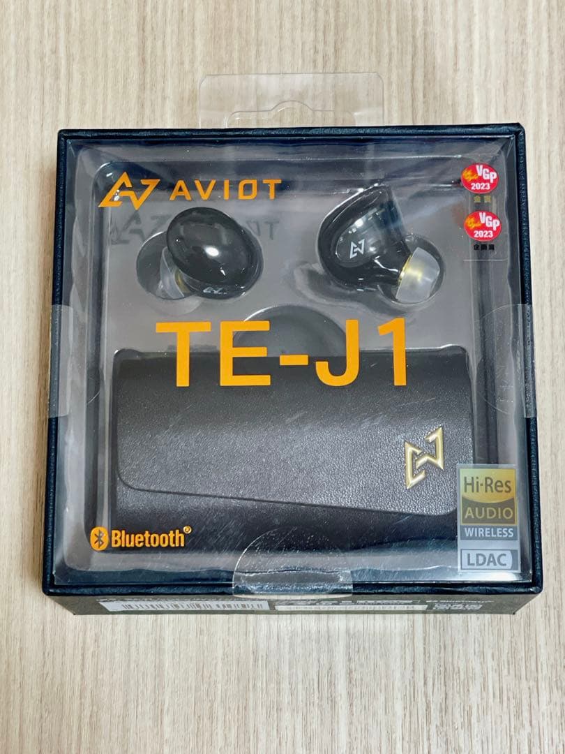 ワイヤレスイヤホン　AVIOT TE-J1 ブラック