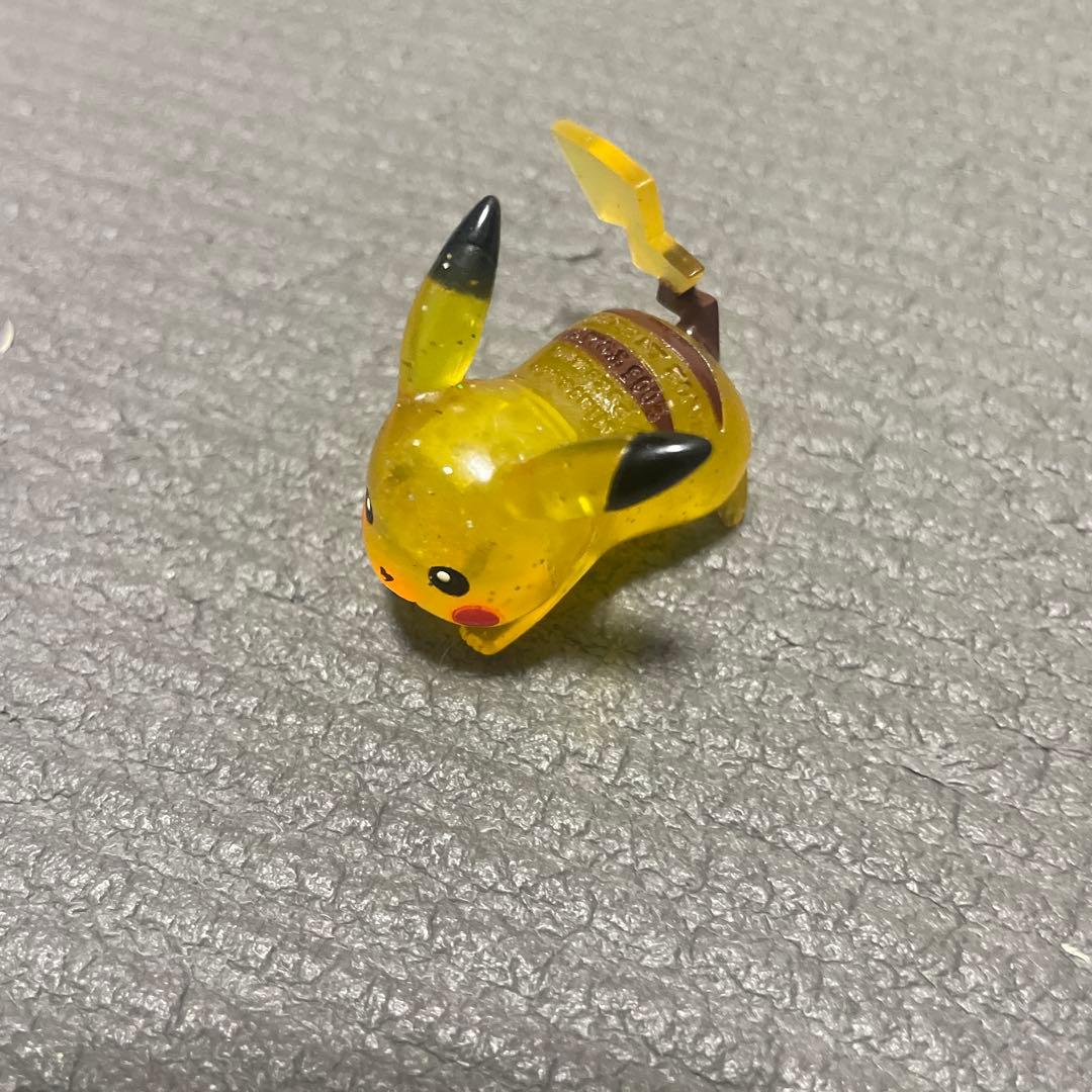 激レア　モンコレ　ピカチュウ　クリアラメ