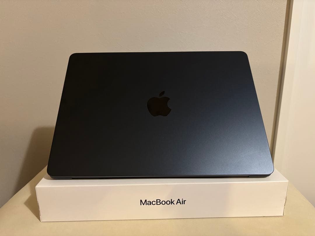 Apple MacBook Air M2 2022 13インチ8GB 256GB
