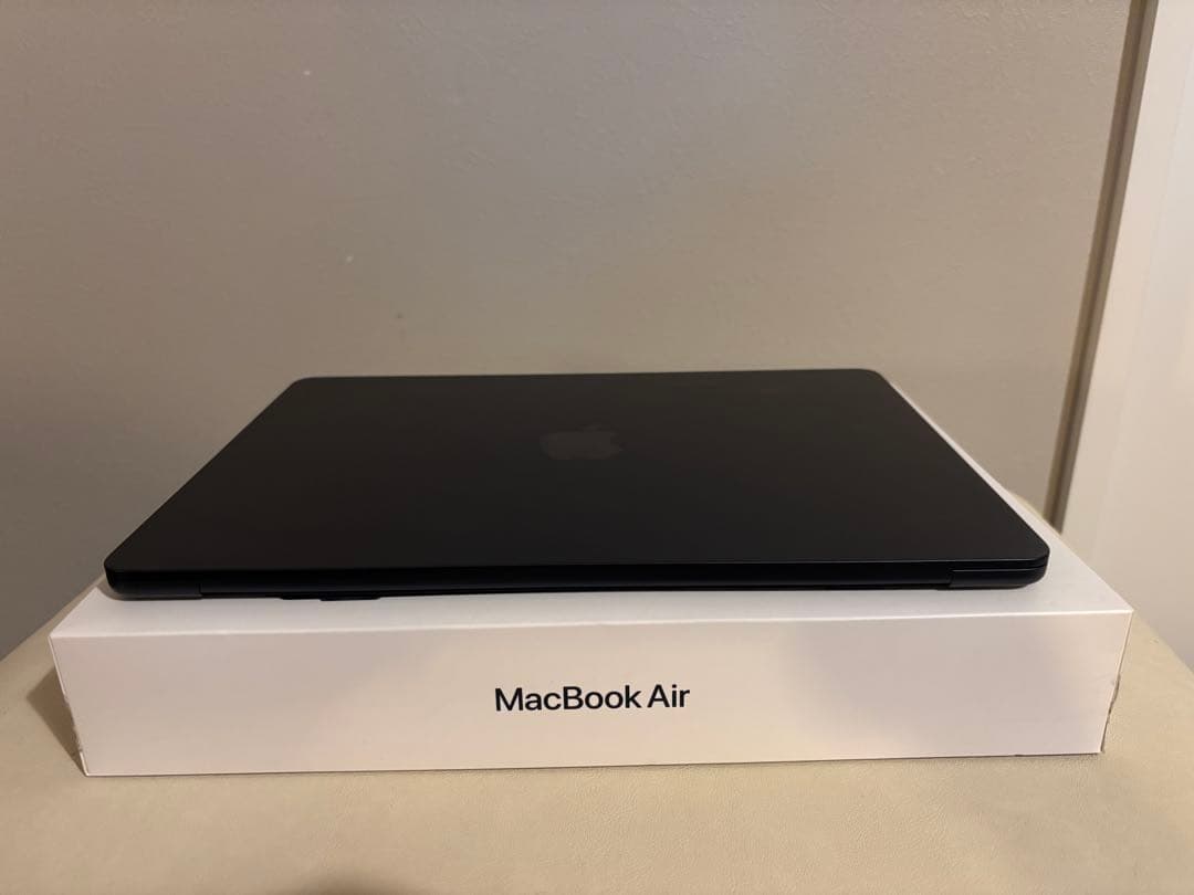 Apple MacBook Air M2 2022 13インチ8GB 256GB