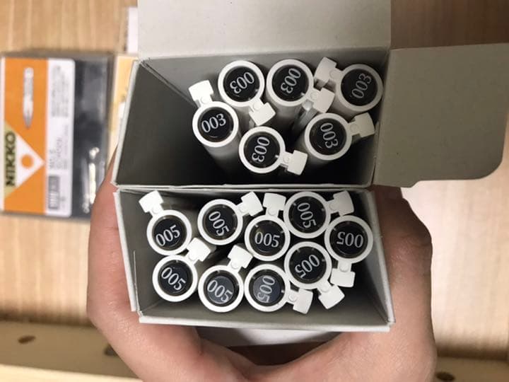 ゼブラ丸ペン、NIKKOスクールペン、ミリペンなどの漫画画材