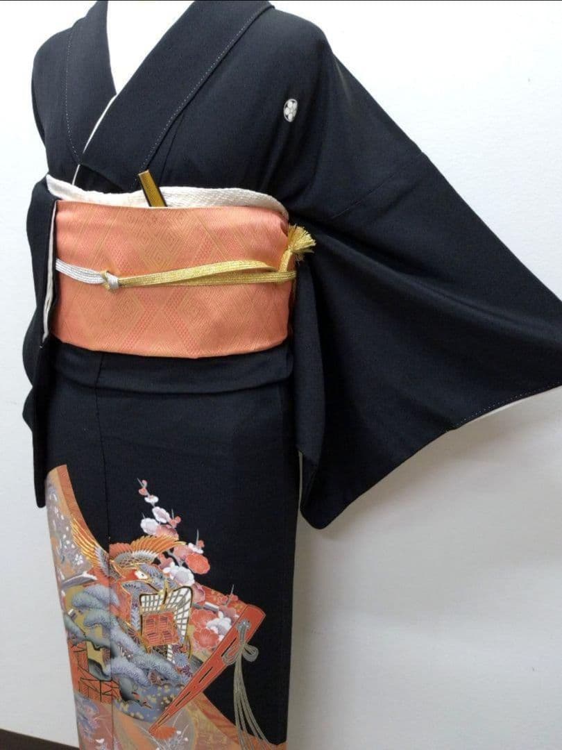 708　半額セール　正絹　美品　格調高い　友禅黒留袖　５点フルセット