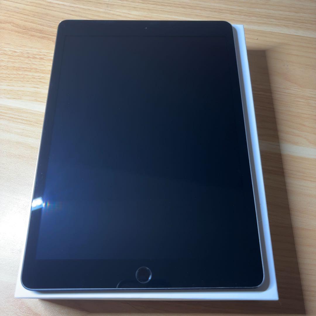 早い者勝ち　iPad 第８世代　32GB セルラー