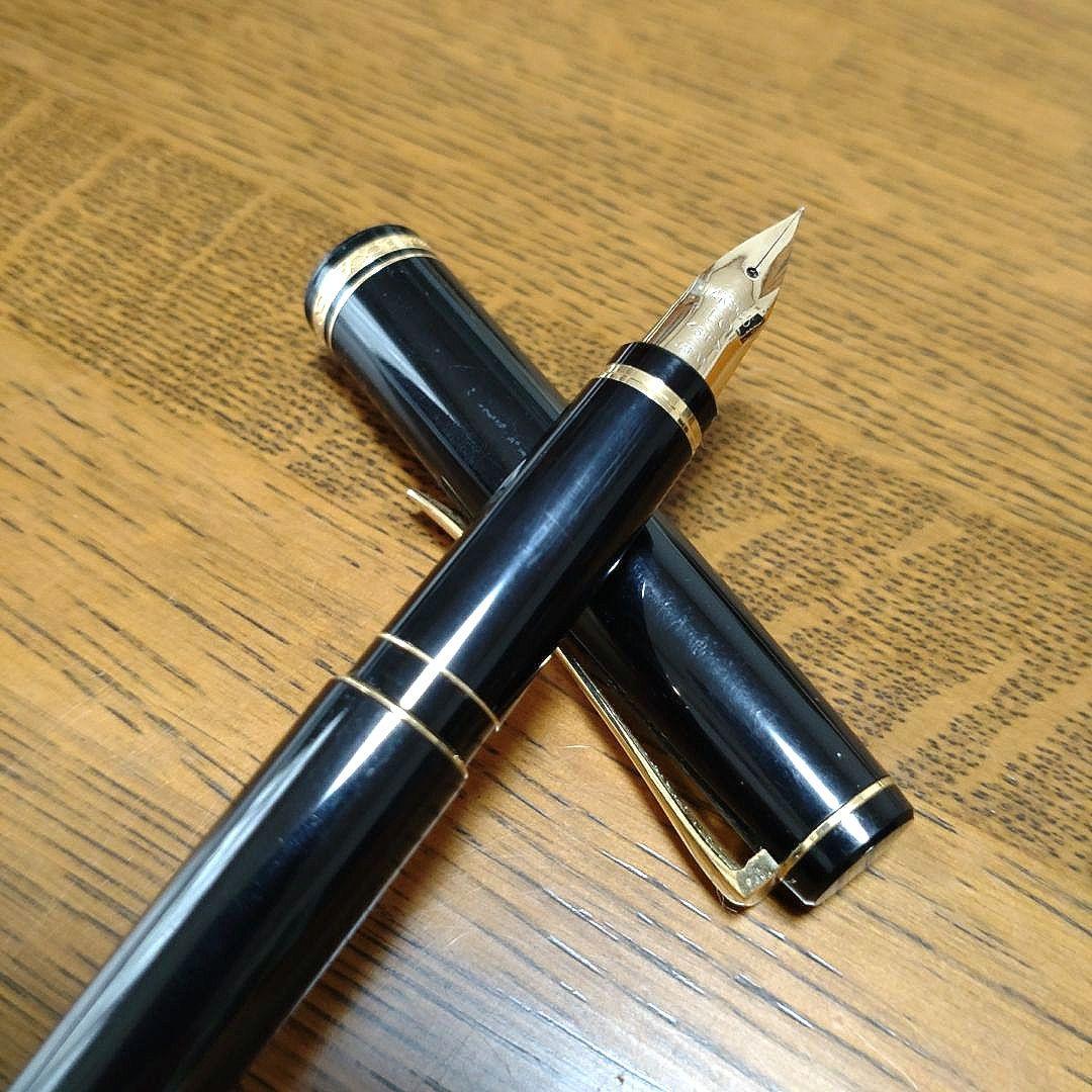 パイロット エラボー（ELABO） 万年筆 金色装飾 14K