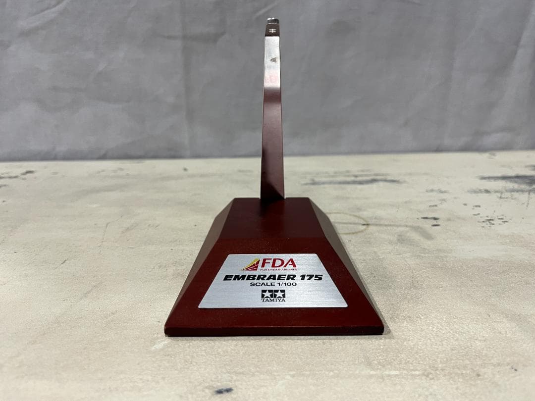 フジドリームエアラインズ | EMBRAER 175 1:100