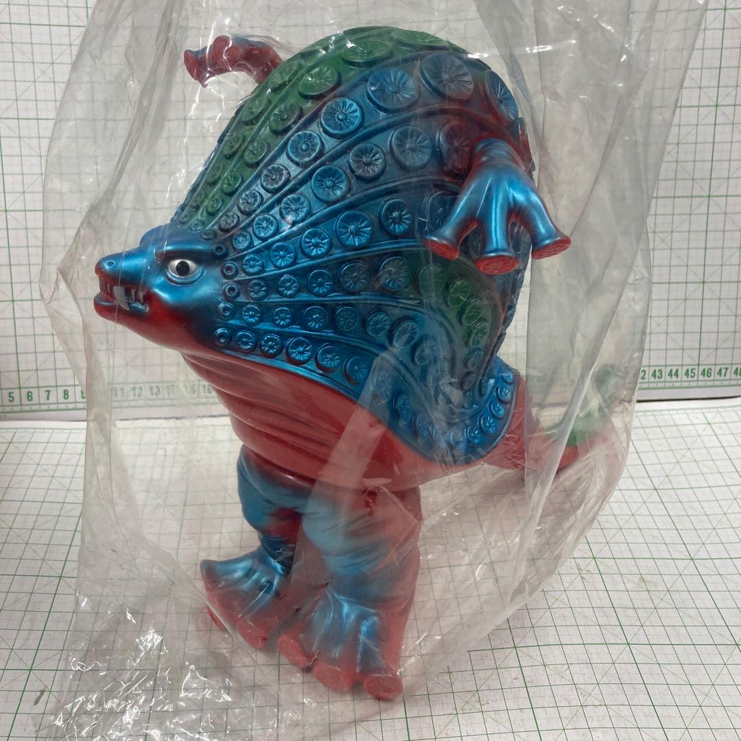 2001年に、ブルマークソフビ復刻版シリーズの初期カラージャイアントタッコンク