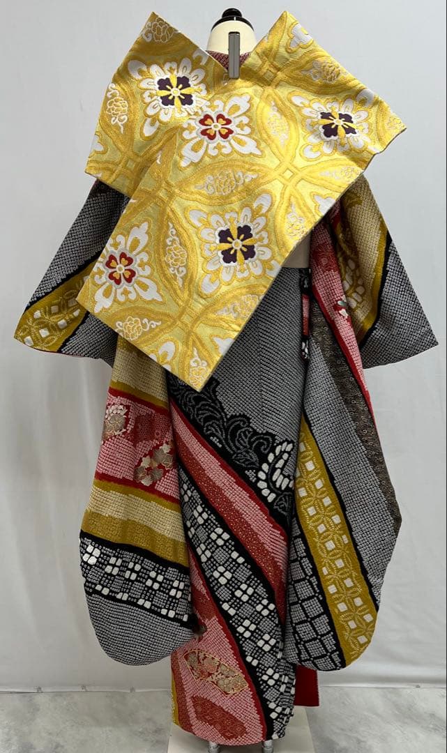 豪華総絞り　本加工　振り袖　フルセット　長襦袢　金彩　刺繍　成人式　振袖　596
