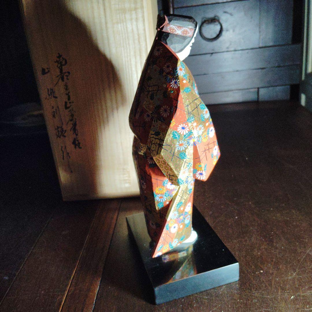 奈良木彫り、御所人形 オレンジ花柄 木製