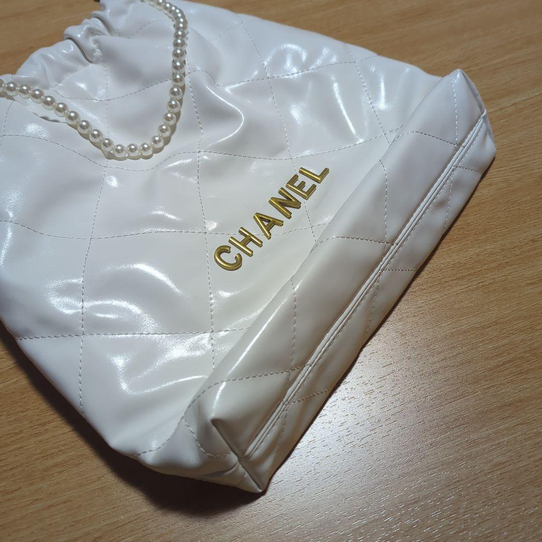 CHANEL ノベルティ　 ホワイト キルティング ショルダーバッグ