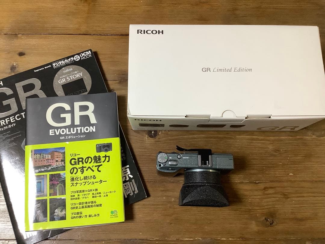 ゆ*ち様 RICOH GR Limited Edition 付属品多数あり！