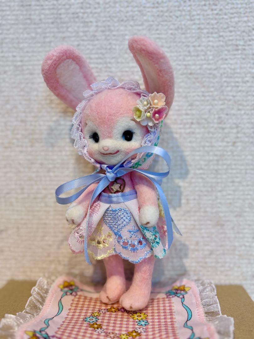 羊毛フェルト　作家様　作品　うさぎ　ぬいぐるみ　ピンク