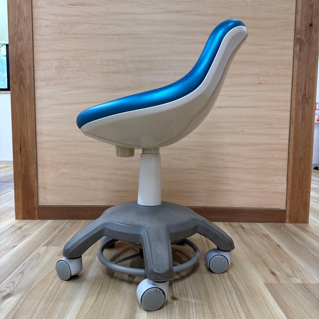 キャスター付き 椅子