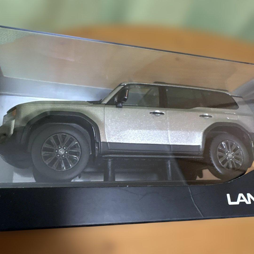 【送料込】 ランドクルーザー 250 シルバー 1/30 ミニカー ランクル