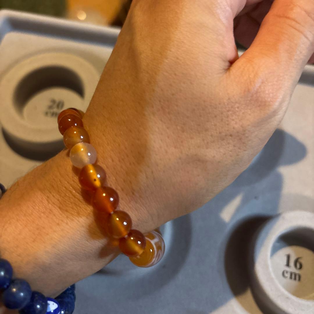 これは！すっごいパワー！希少！老玉髄オレンジ九眼天珠！カーネリアン！すんごいくる