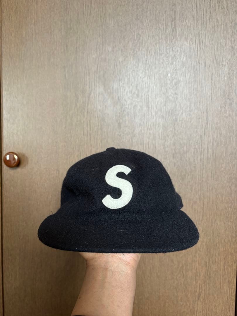 Supreme ブラック Sロゴ キャップ