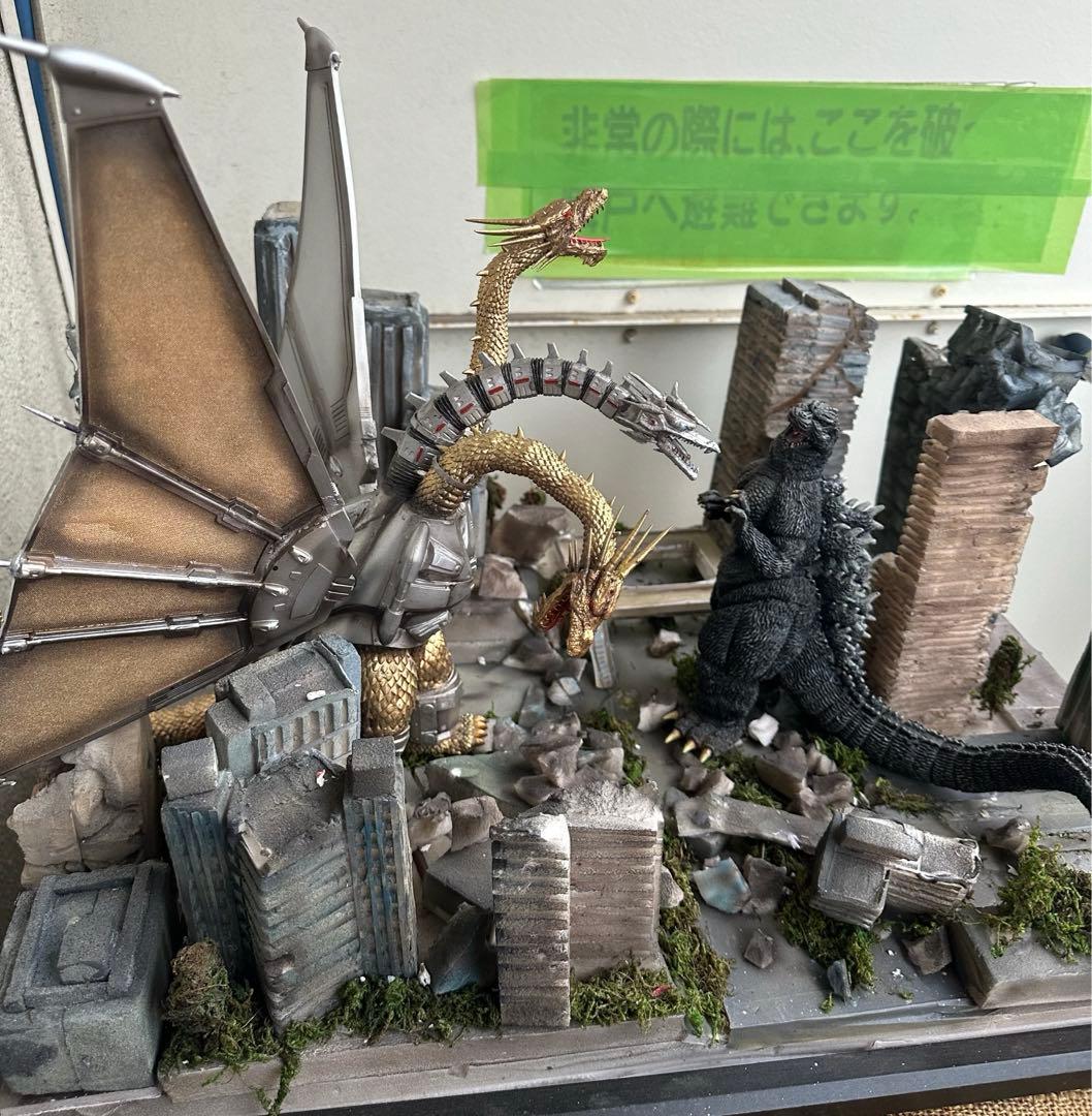 ゴジラvsメカキングギドラ新宿副都心決戦レジンキット・ジオラマ完成品