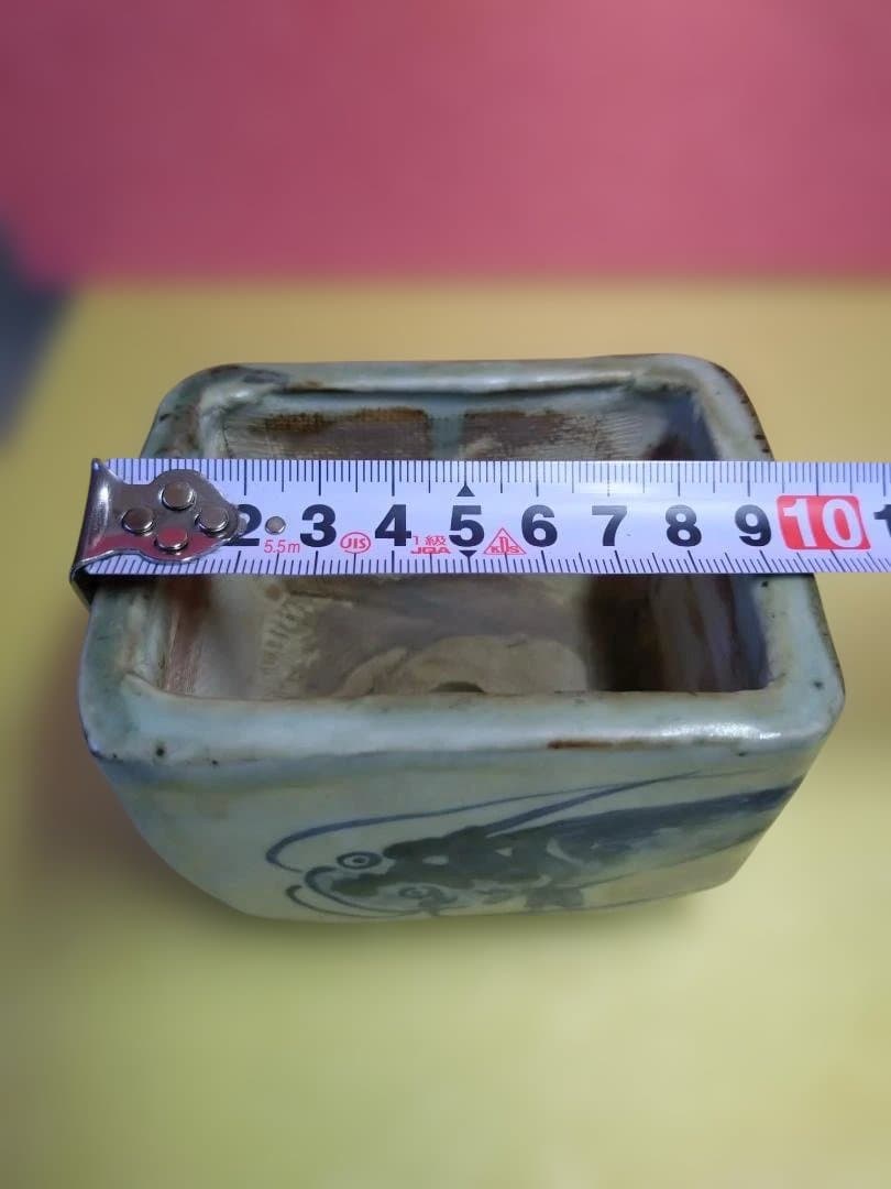 ナマズの絵柄の盆栽鉢