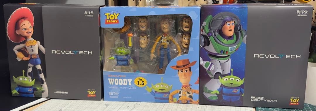 リボルテックトイ・ストーリー ウッディ バズ・ライトイヤー ジェシー 3体