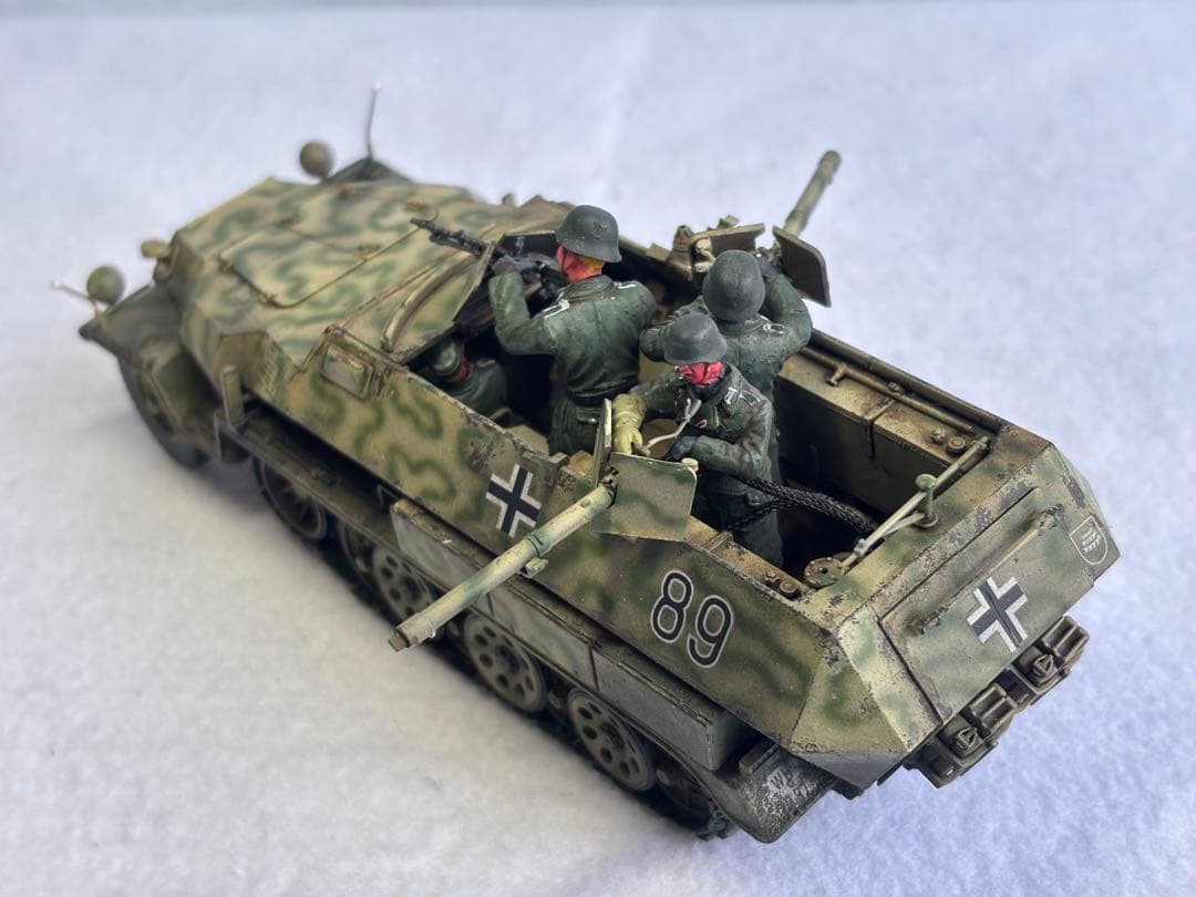 １／３５ドイツ軍Sd．Kfz．２５１／１７C型ハノマークプラモデル戦車完成品
