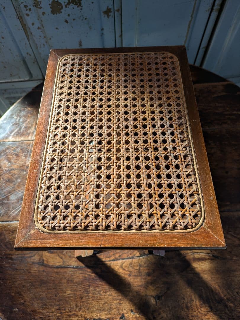 折りたたみ椅子　折りたたみスツール　飾り台　サイドテーブル　木製　レトロ　籐製