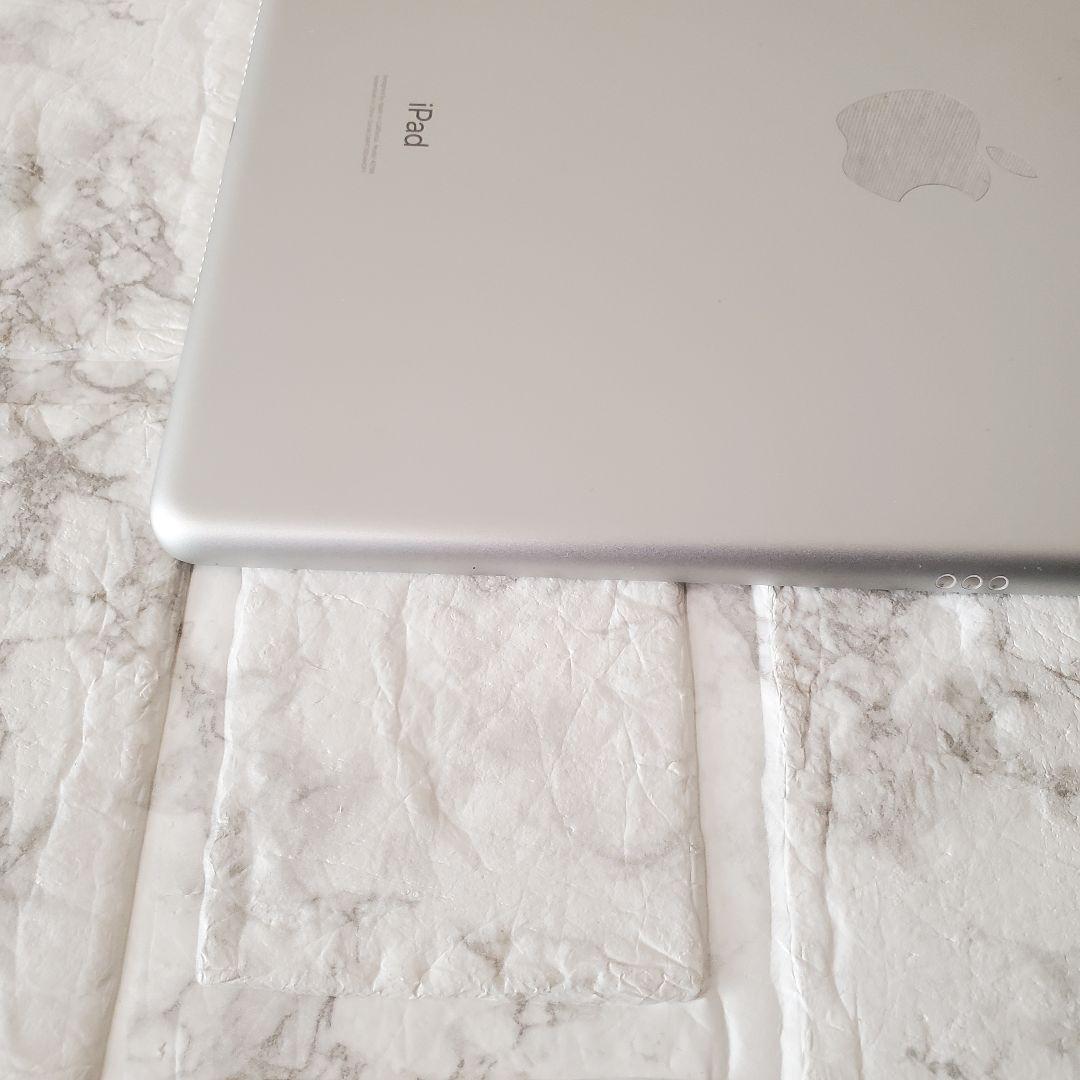 260 iPad 7世代 128GB SIMフリー シルバー