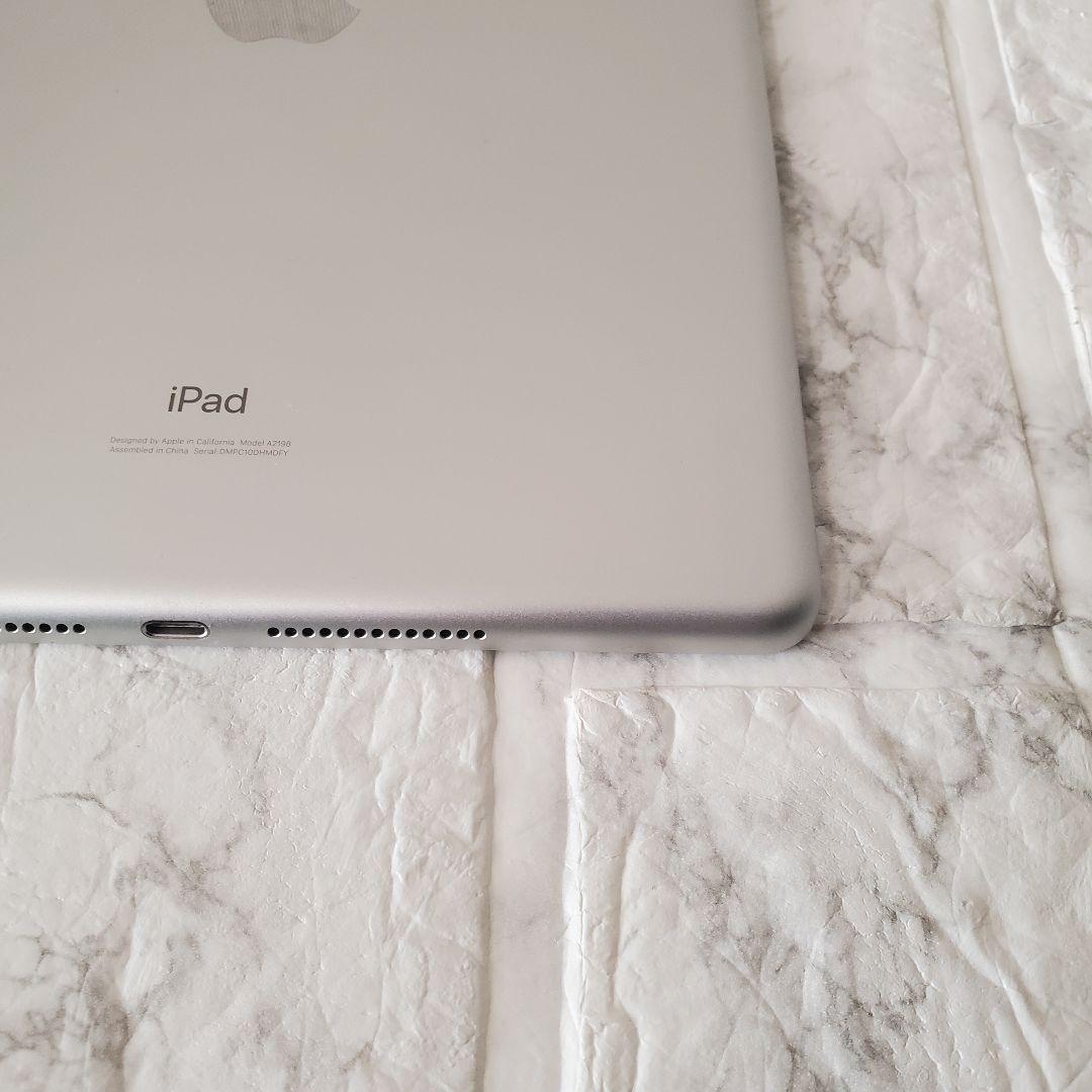 260 iPad 7世代 128GB SIMフリー シルバー
