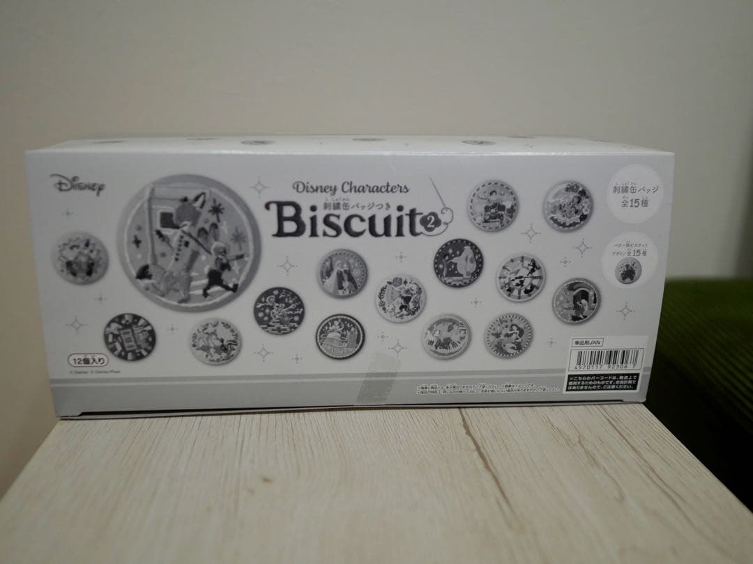 ディズニー刺繍缶バッチ　ビスケット　12個入りBOX