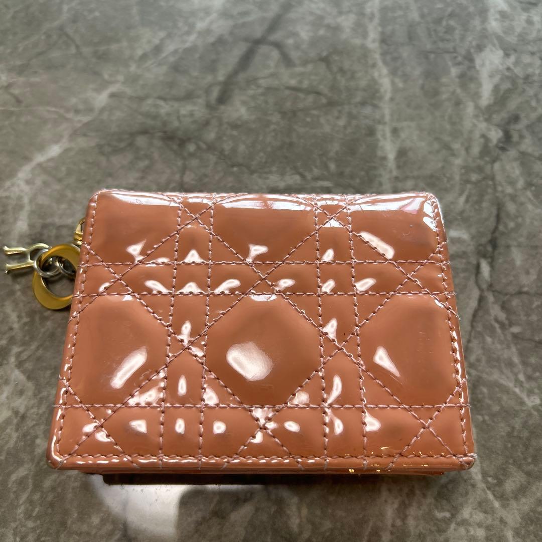 Dior　ディオール　パテント　カナージュ　二つ折り財布
