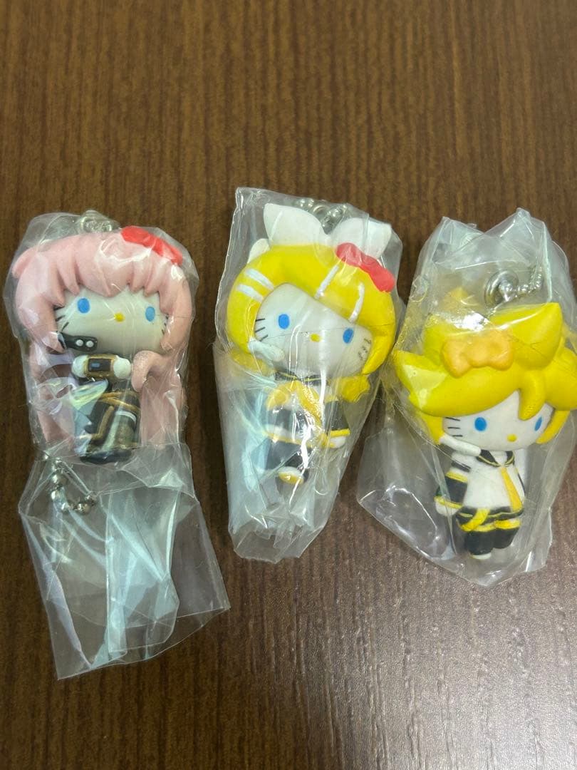 ハローキティコラボ 鏡音リン 鏡音レン 巡音ルカ ストラップ 3体セット