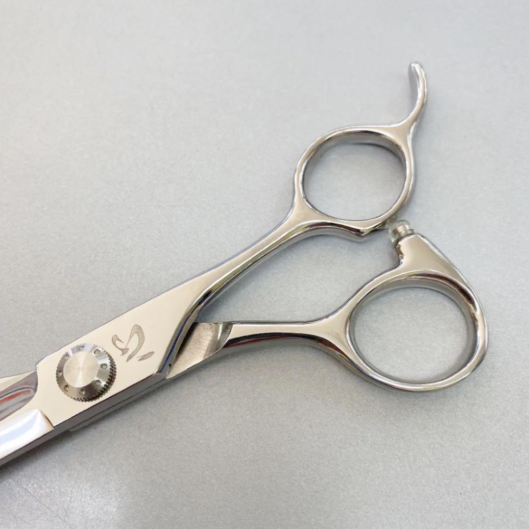 ６,７５インチ剣刃シザー　新品未使用　理美容専用はさみ　切れ味抜群！