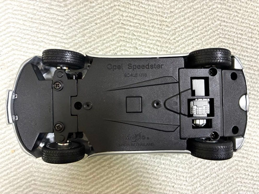 オペル スピードスター 1/18 スケールモデル